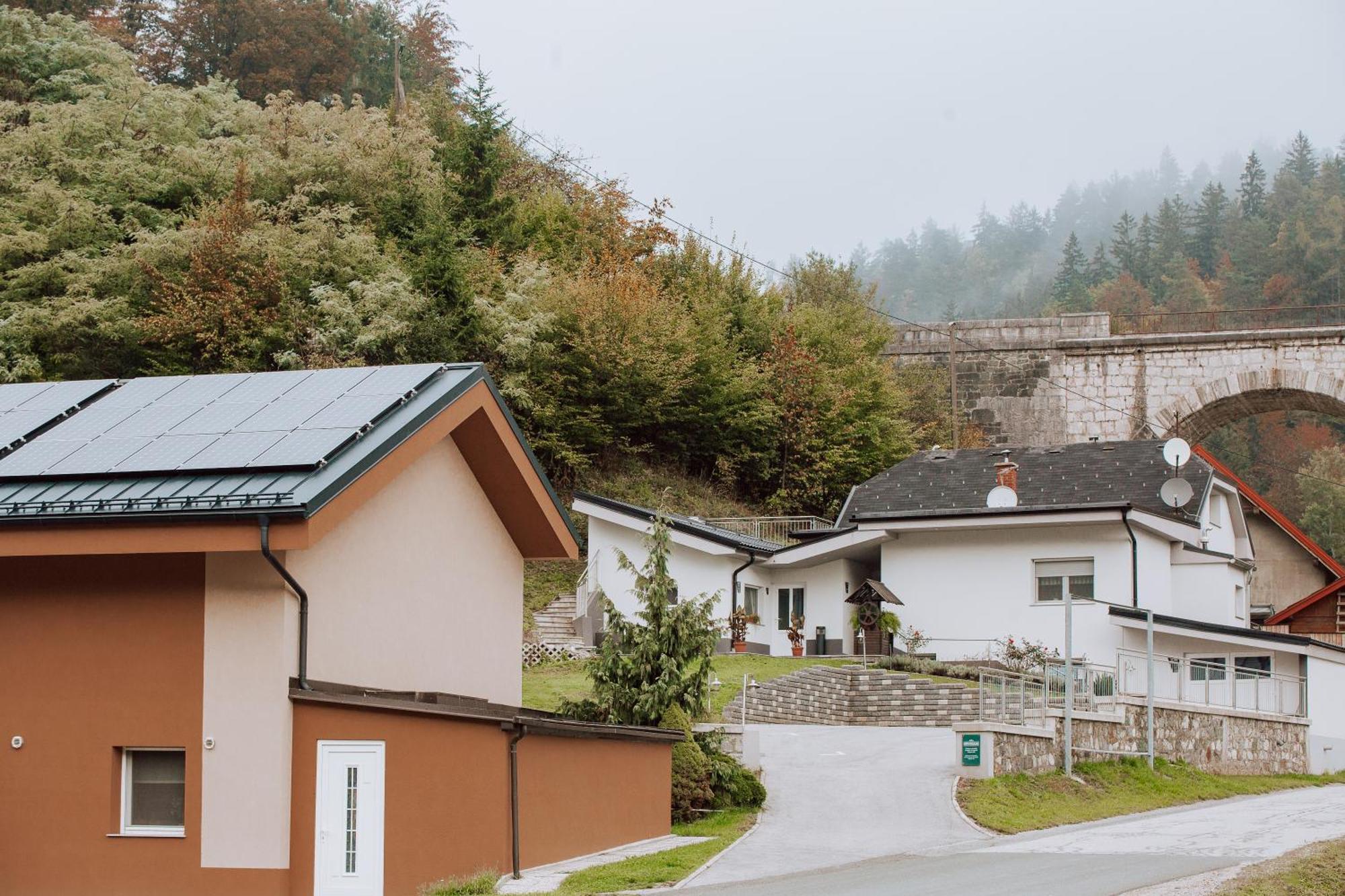 Gostisce Krivograd Hotel Prevalje Exterior foto